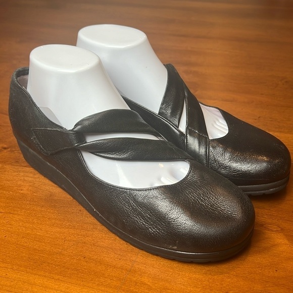 BeautiFeel Women's Black Pleasure Wedge 9 Mary Jane Style - Picture 1 of 12